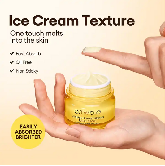 O.TWO.O LUXURIOUS MOISTURIZING FACE BASE