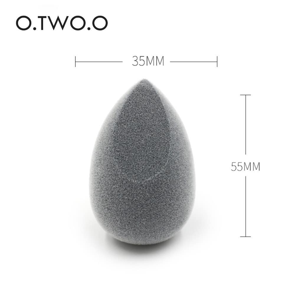 O.TWO.O SOFT & SMOOTH MICROFIBER BEAUTY BLENDER (GREY)