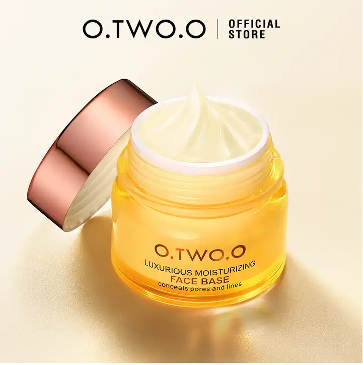 O.TWO.O LUXURIOUS MOISTURIZING FACE BASE