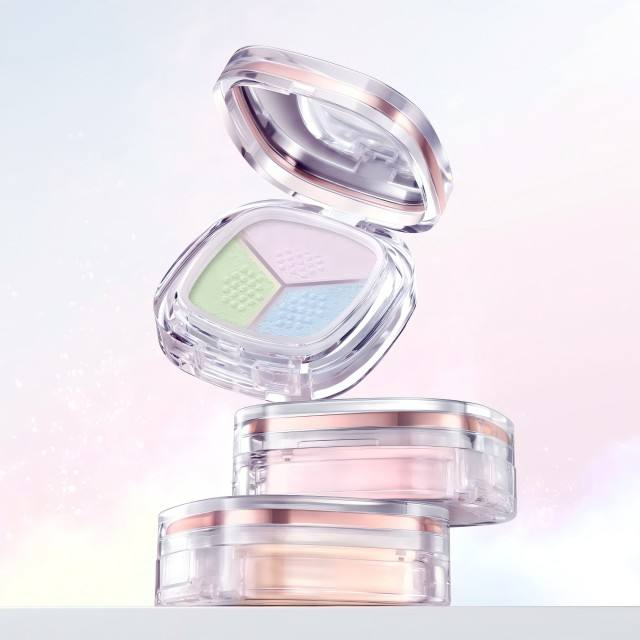 O.TWO.O HAUTE SOFT FOCUS CORRECT POWDER